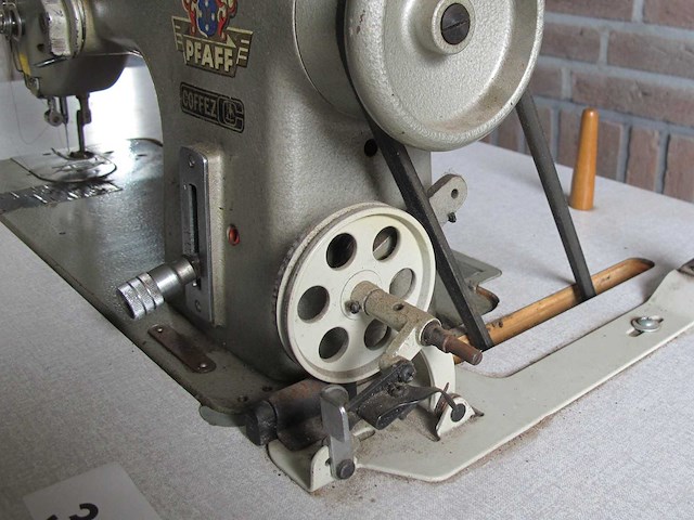 Pfaff - coffez 64628 - industriële naaimachine - afbeelding 13 van  17