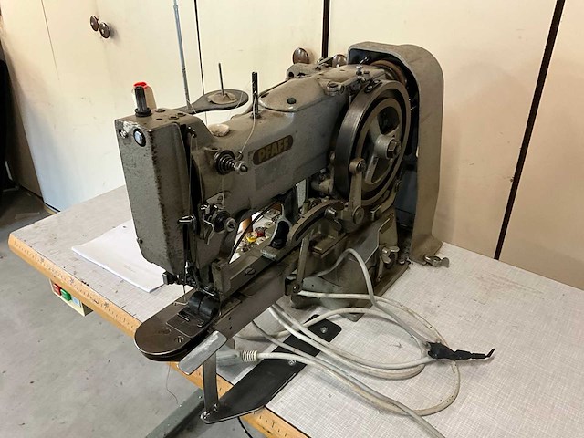 Pfaff 900/56 naaimachine - afbeelding 9 van  16