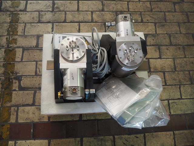 Pfeiffer - tmh 071-010-005 px - turbo vacuum pomp (2x) met controller - afbeelding 2 van  8