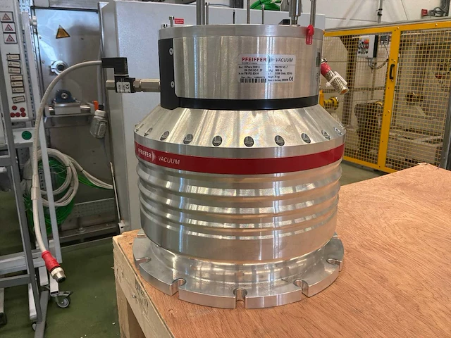 Pfeiffer hipace 2300u moleculaire vacuümpomp (3x) - afbeelding 1 van  7