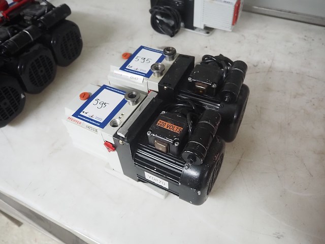 Pfeiffer vacuum - afbeelding 1 van  4