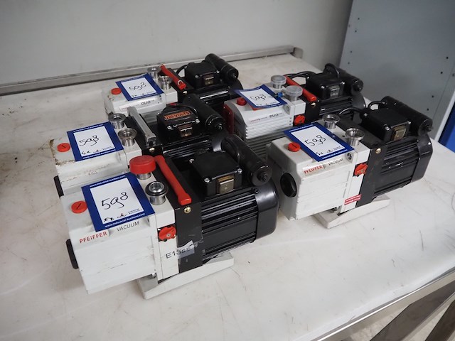 Pfeiffer vacuum - afbeelding 1 van  12