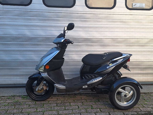 Pgo t-rex 3 wieler 3 wielscooter invalidevoertuig - afbeelding 1 van  6