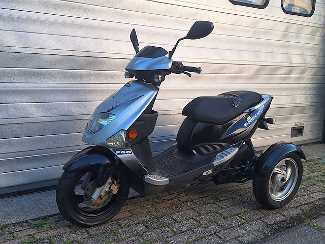 Pgo t-rex 3 wieler 3 wielscooter invalidevoertuig - afbeelding 2 van  6