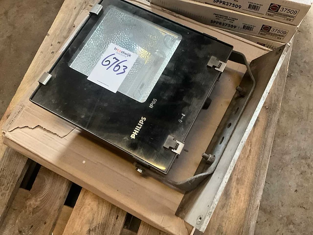 Philips - ip65 - bouwlamp - afbeelding 3 van  4