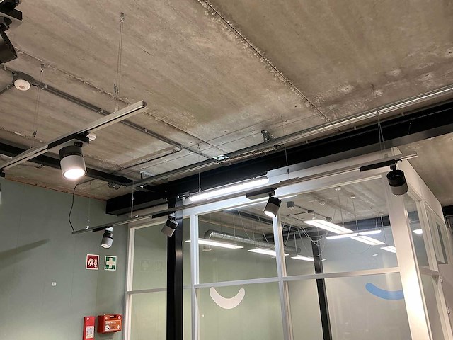 Philips - led spots met railsysteem (8x) - afbeelding 1 van  5