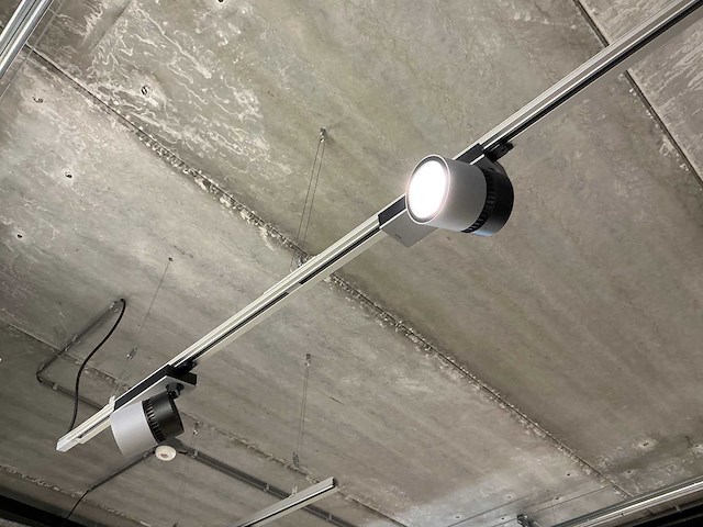 Philips - led spots met railsysteem (8x) - afbeelding 2 van  5