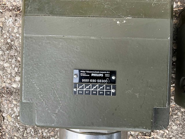 Philips - militaire communicatieapparatuur v.v. radiounits/transceivers. headsets, antenneunit, connectoren en toebehoren - afbeelding 5 van  14
