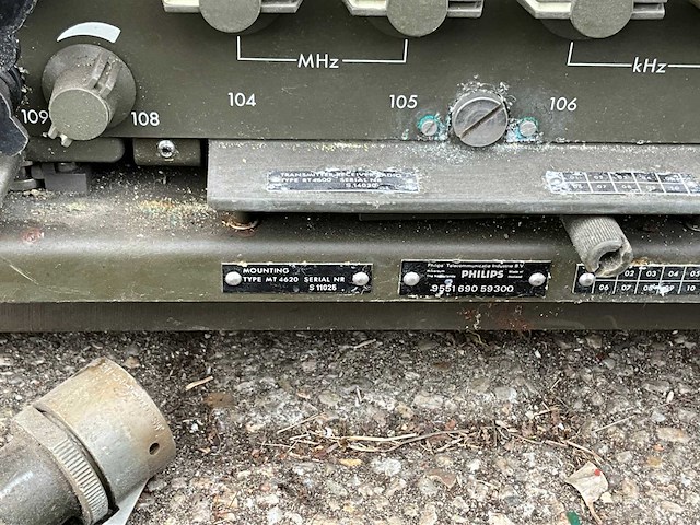 Philips - militaire communicatieapparatuur v.v. radiounits/transceivers. headsets, antenneunit, connectoren en toebehoren - afbeelding 8 van  14