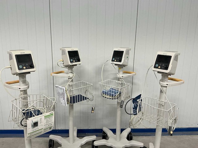 Philips - suresigns vs2 - bloeddrukmeter - afbeelding 1 van  5