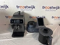 Philips 2200 series ep2224/10 - espressomachine + xiaomi mcc01m 1700 w 2,2 l zwart - afbeelding 1 van  1