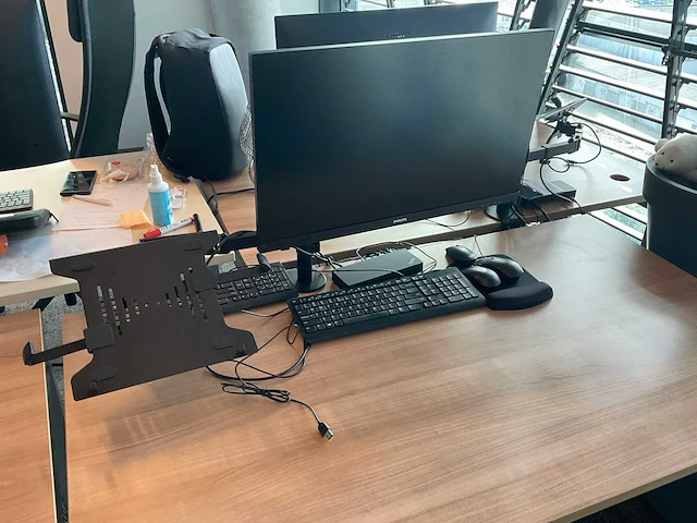 Philips 275e 27” monitor met statief - afbeelding 1 van  2
