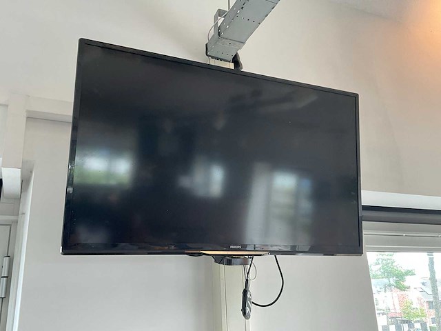 Philips 46” televisie - afbeelding 1 van  2
