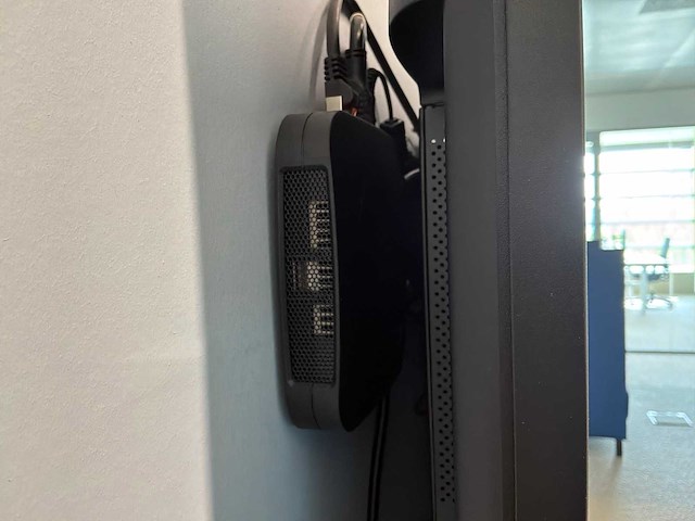 Philips 55bdl3650q 55" professioneel display met poly videoconferentiesysteem - afbeelding 3 van  5