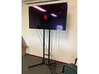 Philips 55oled706/12 ambilight televisie op verrijdbaar neomounts statief - afbeelding 8 van  12