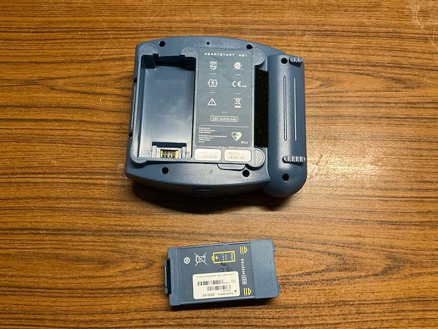 Philips aed - afbeelding 1 van  2