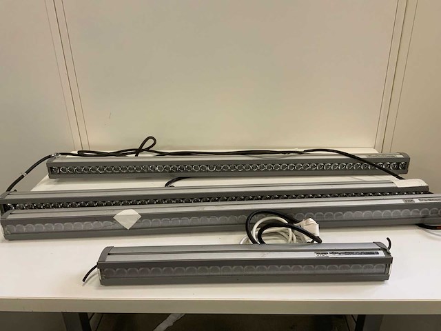 Philips bcs 722/716 wb60 led balk (4x) - afbeelding 1 van  4