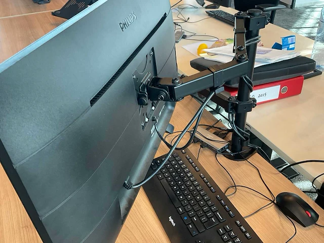 Philips brilliance 272b 27” monitor met statief - afbeelding 2 van  3