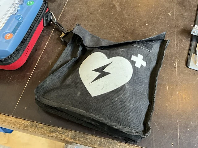 Philips defibrillator - afbeelding 3 van  3