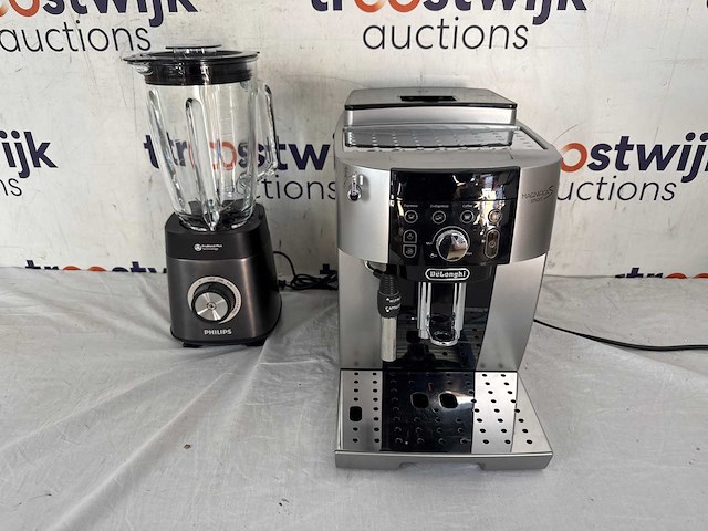 Philips hr3041/00 blender zwart/grijs | de'longhi magnifica ecam 250.23sb – volautomatische espressomachine - afbeelding 1 van  1