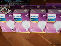Philips led lampen incl. afstandsbediening - kleur warm white -2700k - 4 stuks - afbeelding 1 van  3