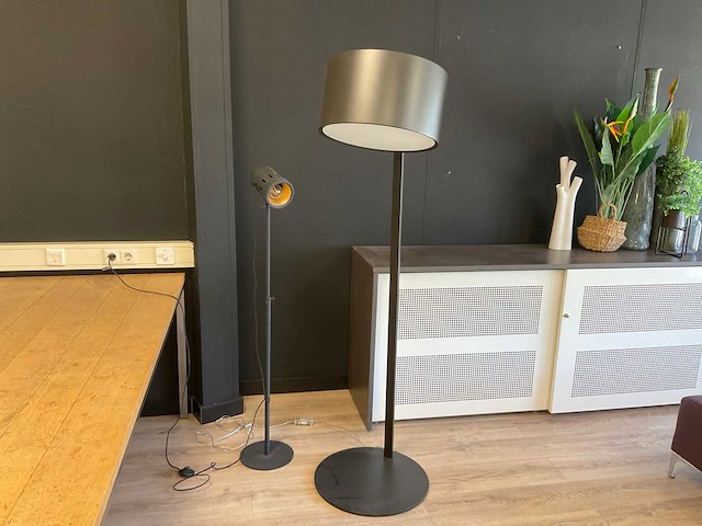 Philips lirio vloerlamp (2x) - afbeelding 6 van  12