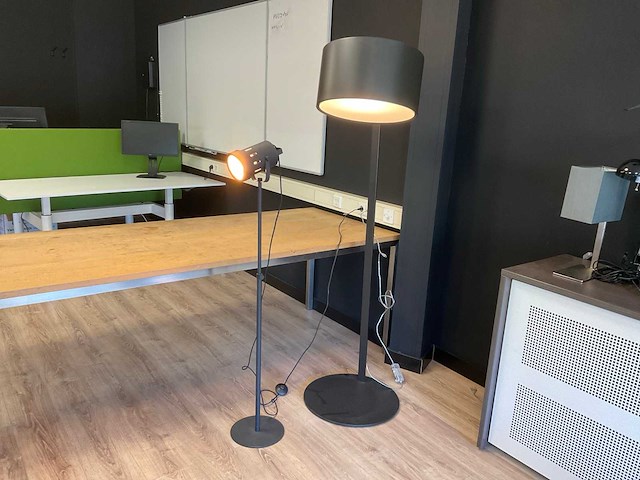 Philips lirio vloerlamp (2x) - afbeelding 8 van  12