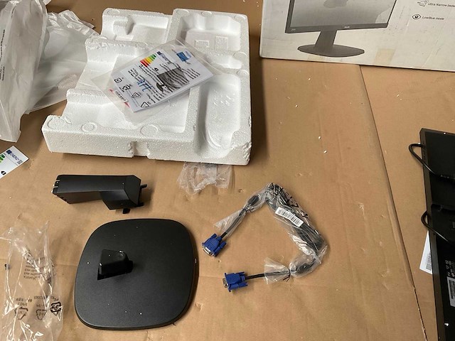 Philips monitor (5x) - afbeelding 1 van  25