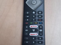 Philips professional tv met dvb-s2 en dvb-c incl. muurbeugel en afstandsbediening - afbeelding 7 van  7