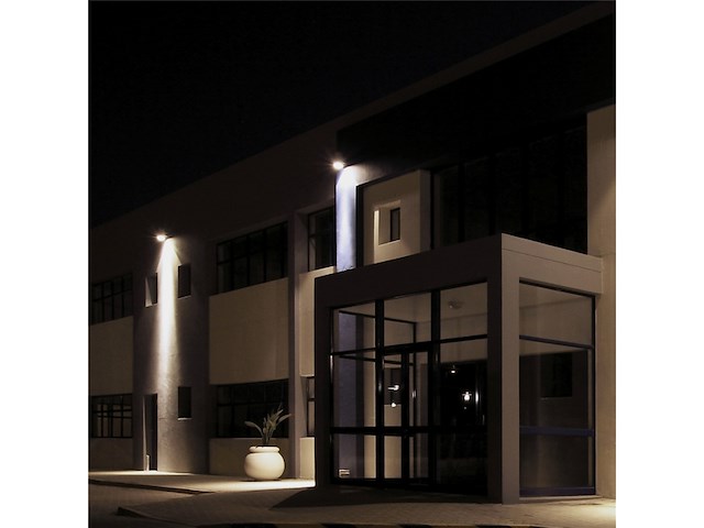 Philips projectline schijnwerper led paneel 150 w warmwit licht - afbeelding 3 van  3