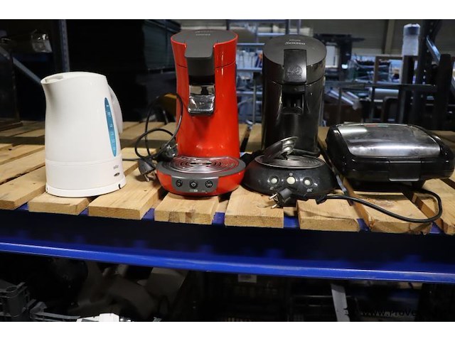 Philips senseo koffieapparaten - 2 stuks, braun waterkoker & tostiapparaat - afbeelding 1 van  4