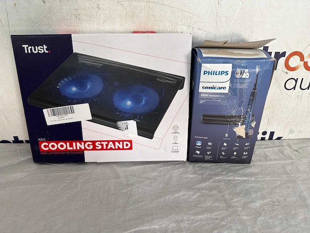 Philips sonicare diamondclean tandenborstel | trust azul laptop cooling stand met dual fans - afbeelding 1 van  2