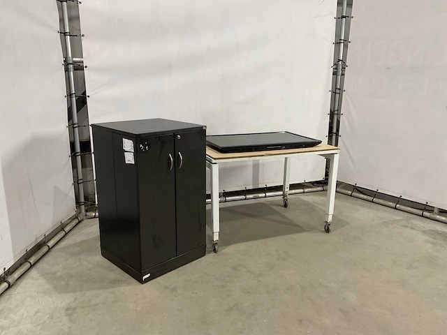 Philips televisie en kast - afbeelding 2 van  9