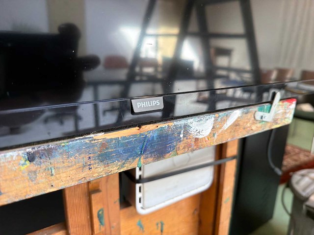 Philips televisie op steun - afbeelding 2 van  6