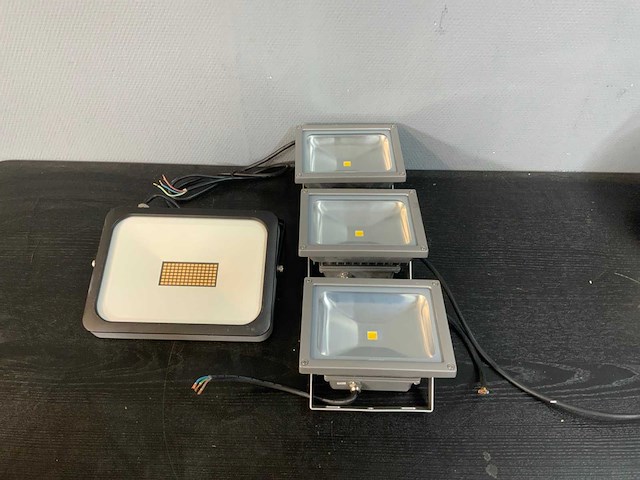 Philips/nova - qvf led bvp115/ledstraler sl350 - bouwlamp (4x) - afbeelding 1 van  13
