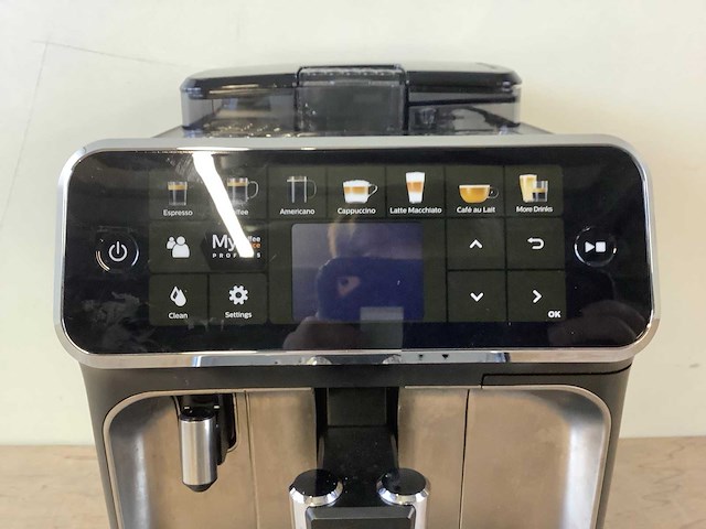 Phillips 5400 series koffie- & espressomachines - afbeelding 3 van  8