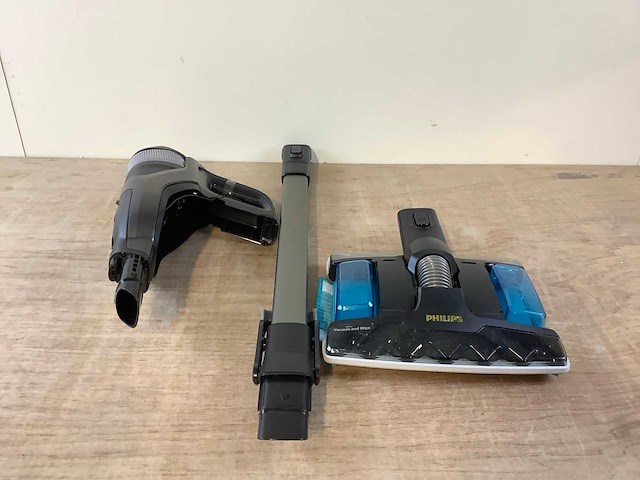Phillips 8000 series aqua plus steelstofzuiger - afbeelding 1 van  6