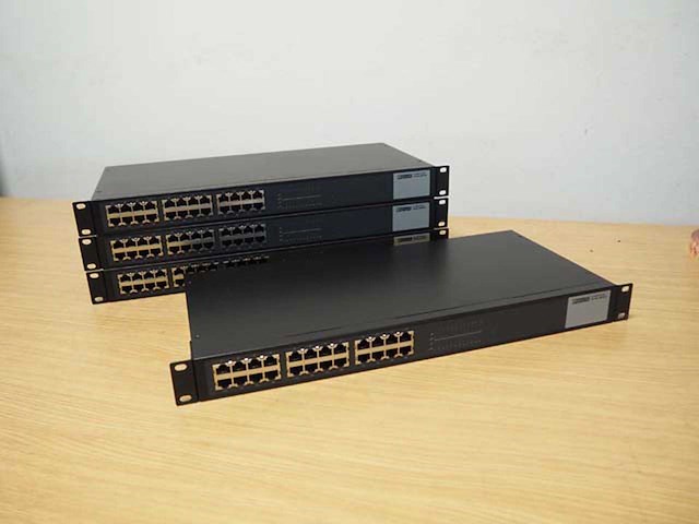 Phoenix contact - 1924 - netwerk switch (4x) - afbeelding 1 van  6