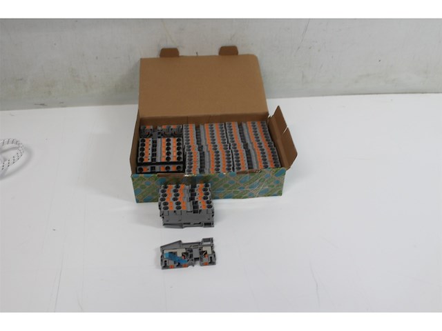 Phoenix contact twin rijgklem met pushin aansluiting 10 mm grijs - afbeelding 2 van  3