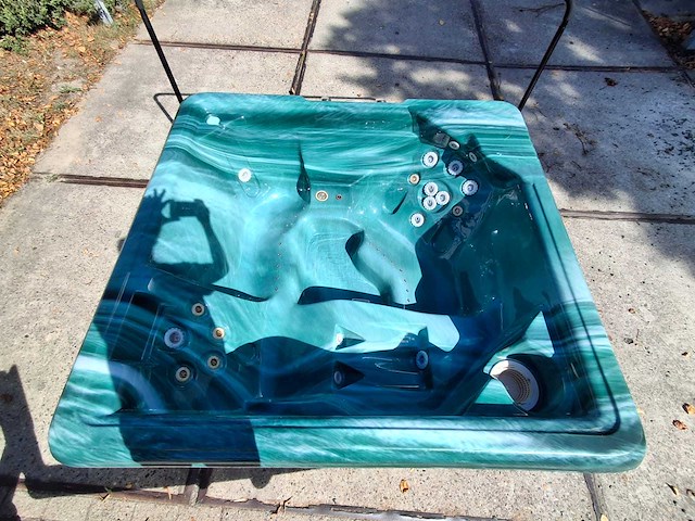 Phoenix spa 4 persoons amerikaans jacuzzi en buitenspa - afbeelding 12 van  24