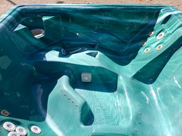 Phoenix spa 4 persoons amerikaans jacuzzi en buitenspa - afbeelding 15 van  24