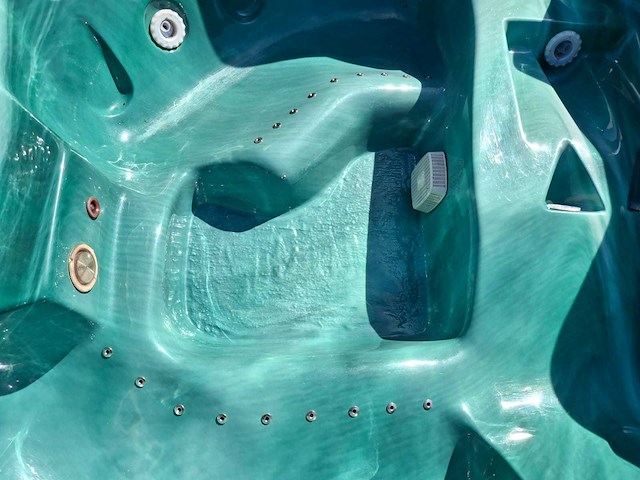 Phoenix spa 4 persoons amerikaans jacuzzi en buitenspa - afbeelding 3 van  24