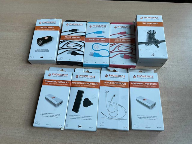 Phonejuice - (85x)telefoon oplader, kabels en houders - afbeelding 1 van  2