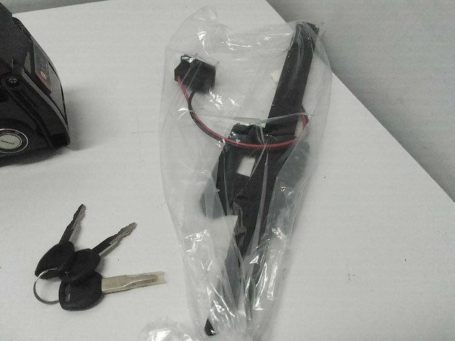 Phylion - xh370-12j silverfish - universele fietsaccu 36 volt. - afbeelding 5 van  6