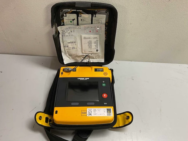 Physio control lifepak 1000 aed defibrillator - afbeelding 1 van  4