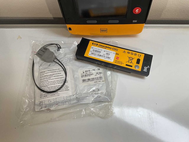 Physio control lifepak 1000 defibrillator aed - afbeelding 3 van  3
