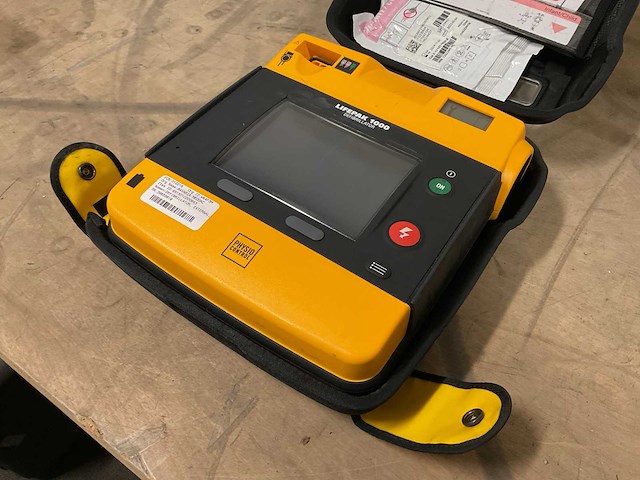 Physio control lifepak 1000 defibrillator - afbeelding 3 van  4