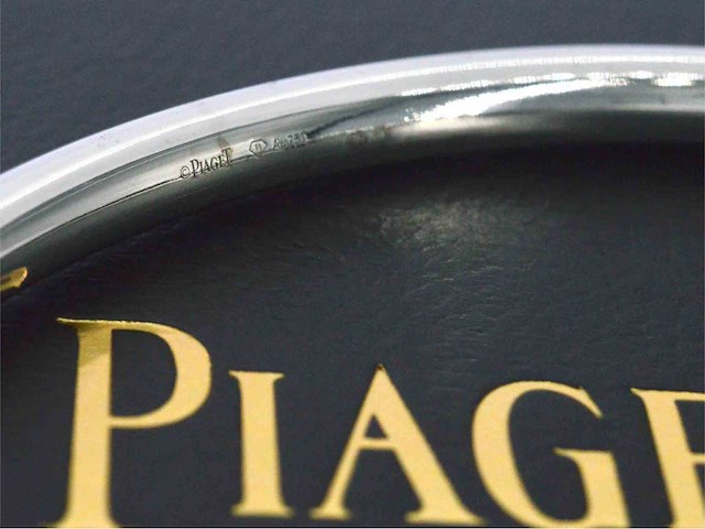 Piaget possession open bangle armband met diamanten - afbeelding 2 van  9