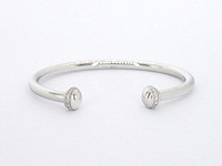 Piaget possession open bangle armband met hoge kwaliteit diamanten - afbeelding 6 van  10