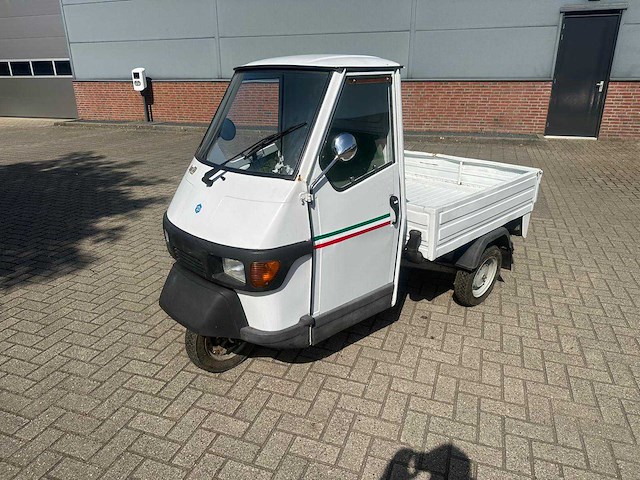 Piaggio - ape tuktuk - scooter - afbeelding 1 van  9